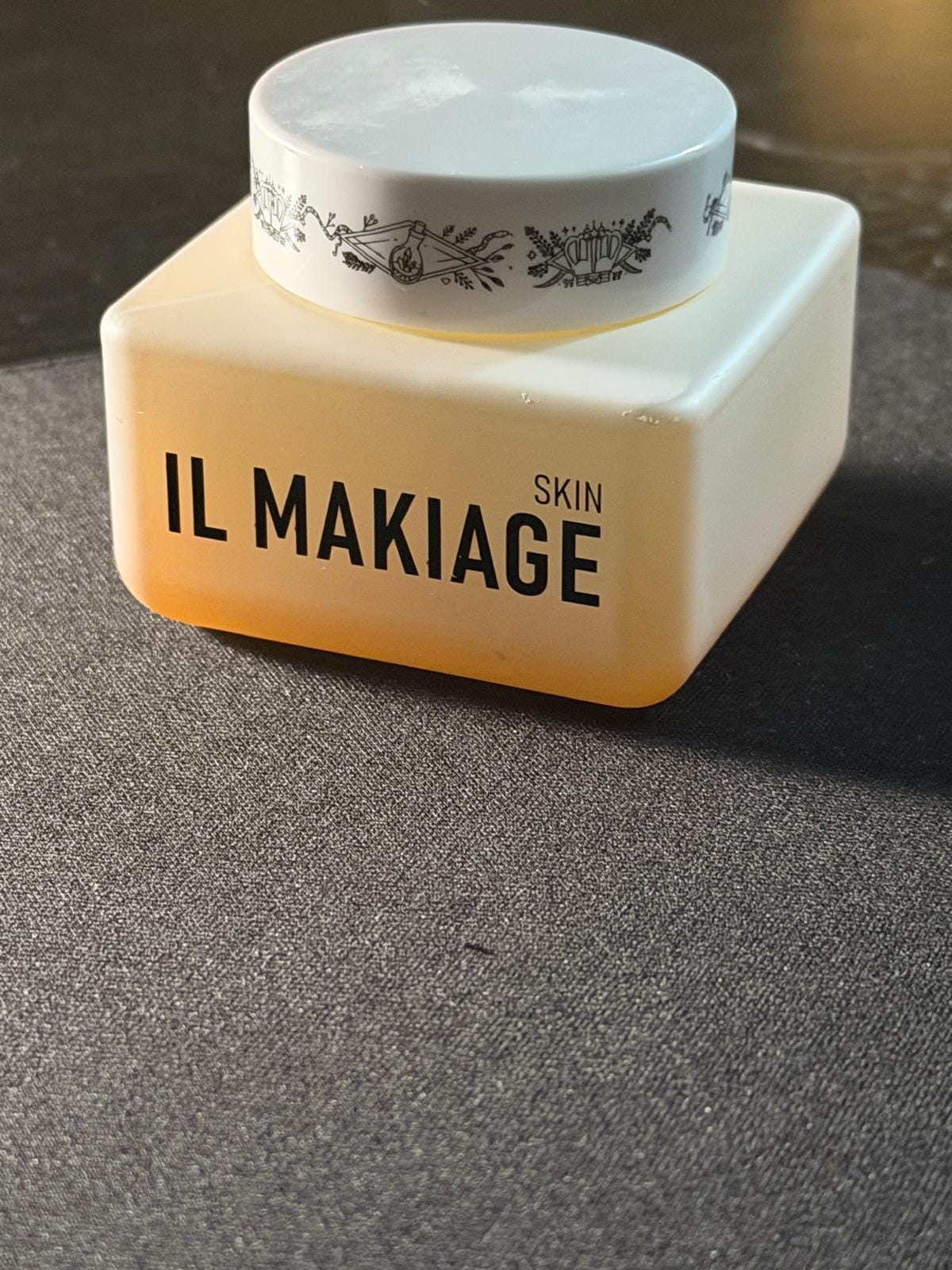 IL MAKIAGE Skin Moisturizing Face Cream – Luxury Skincare Cream – 1.7 oz (50 g)